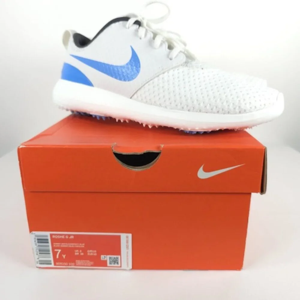 NWB NIKE GOLF ROSCHE G JR SUMMIT WHITE/UNIVERSITY BLUE UNISEX 909250-100 Size 7Y